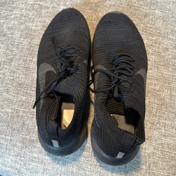 Nike Black Athletic Shoes - Picture 6 of 9